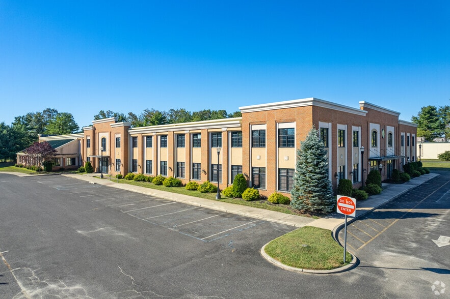 250 Haddonfield Berlin Rd, Gibbsboro, NJ 08026