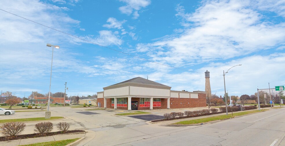 225 N Poplar St, Centralia, IL for sale - Building Photo - Image 1 of 1