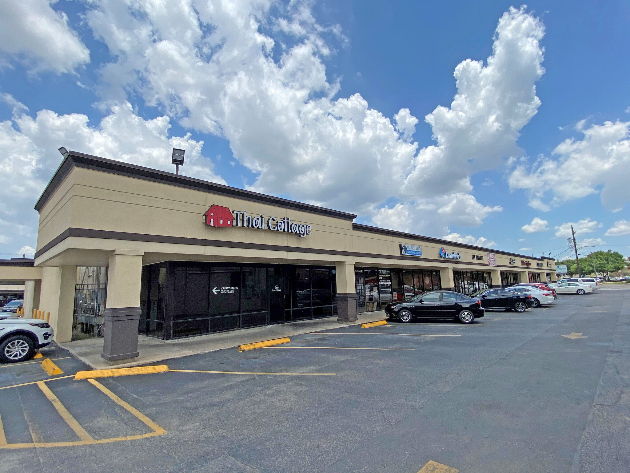 5200 Bissonnet St, Bellaire, TX 77401 - Retail for Lease | LoopNet.com