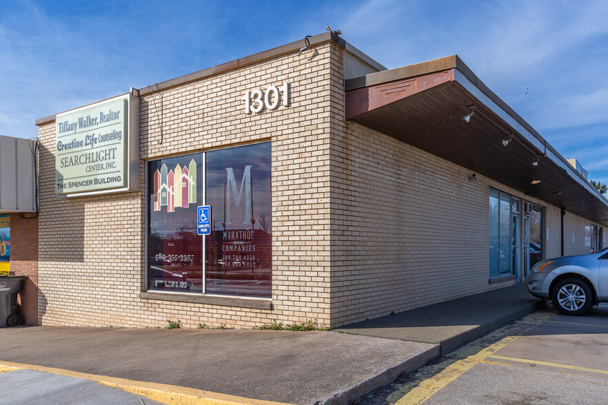 1301 W Gore Blvd, Lawton, OK for sale - Primary Photo - Image 1 of 14