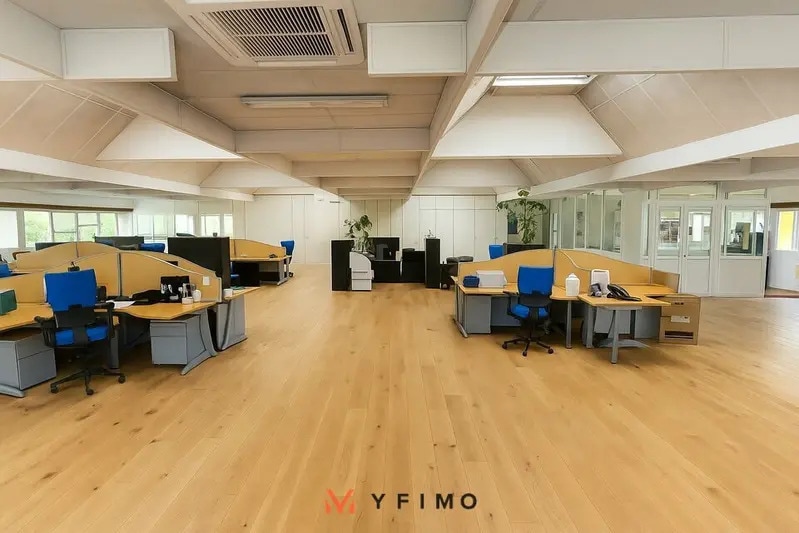 Office in Limay for lease - Building Photo - Image 2 of 10