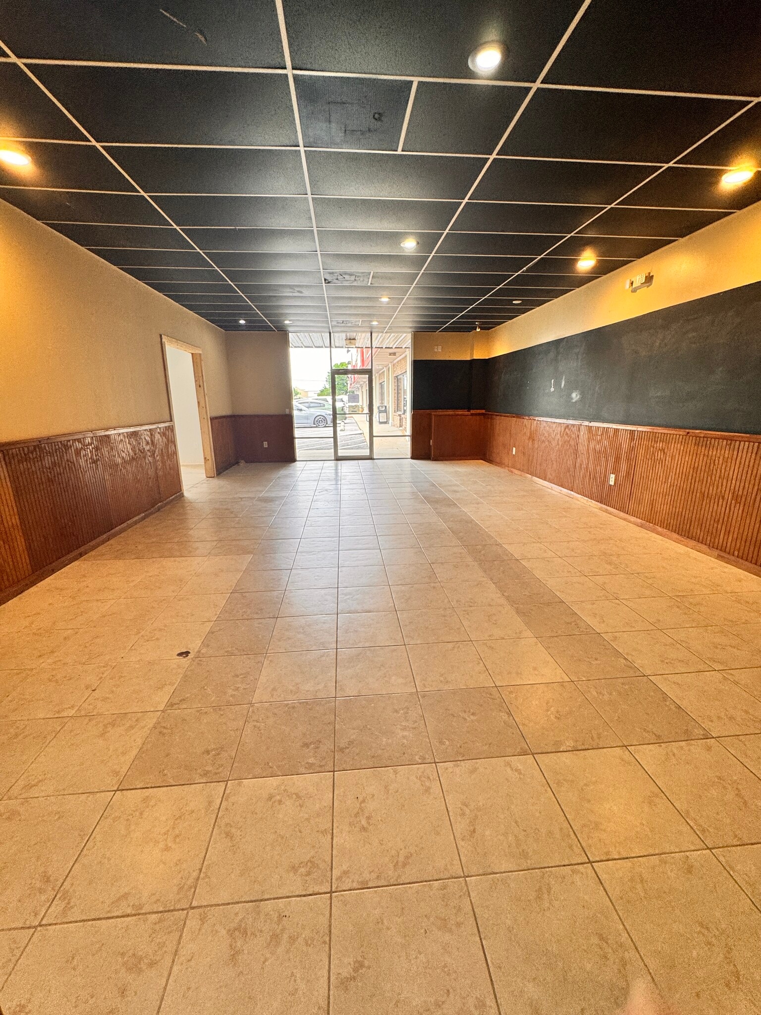 2115 W 9 Mile Rd, Pensacola, FL for lease Interior Photo- Image 1 of 4