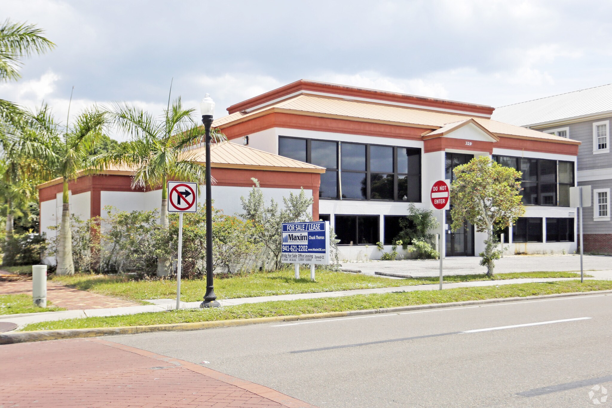 329 E Olympia Ave, Punta Gorda, FL for sale Primary Photo- Image 1 of 1