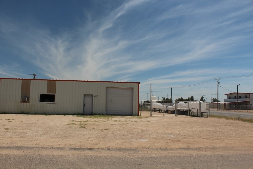1111 SW 5th St, Andrews, TX for sale Primary Photo- Image 1 of 1