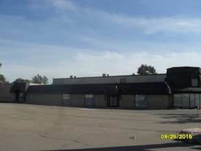 49550-49560 Van Dyke Rd, Shelby Township, MI for lease Building Photo- Image 2 of 9
