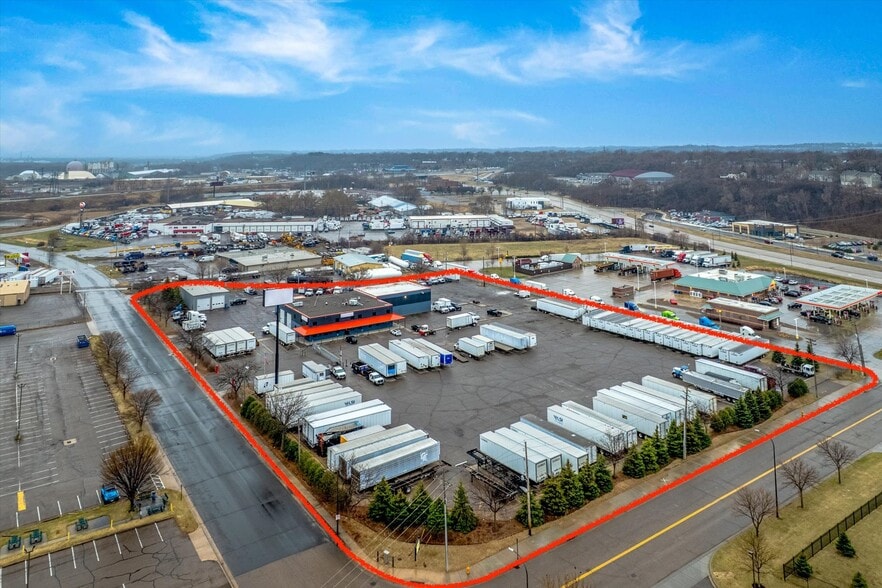 424 Farwell Ave, South Saint Paul, MN for sale - Building Photo - Image 2 of 7