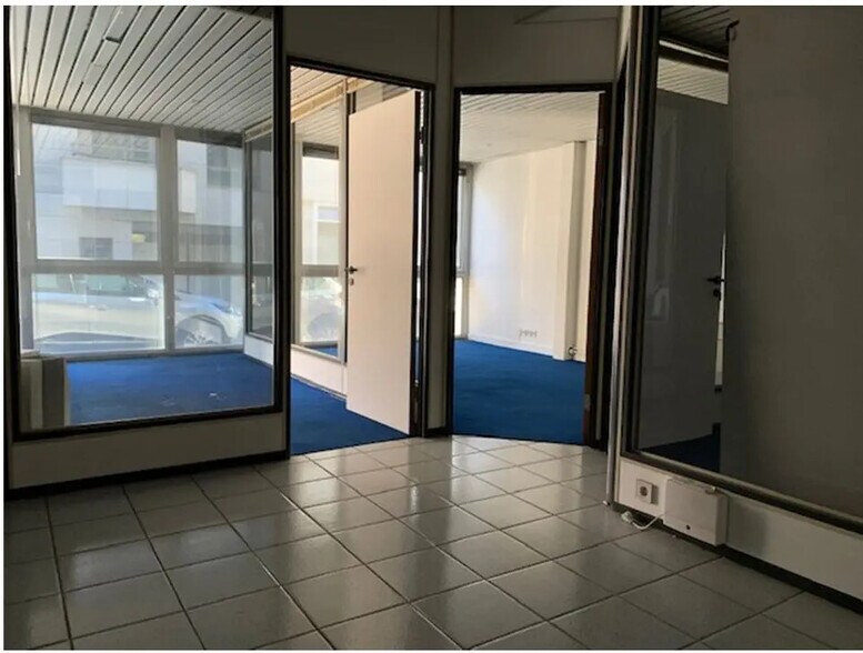 Office in Boulogne-Billancourt for sale - Building Photo - Image 2 of 7
