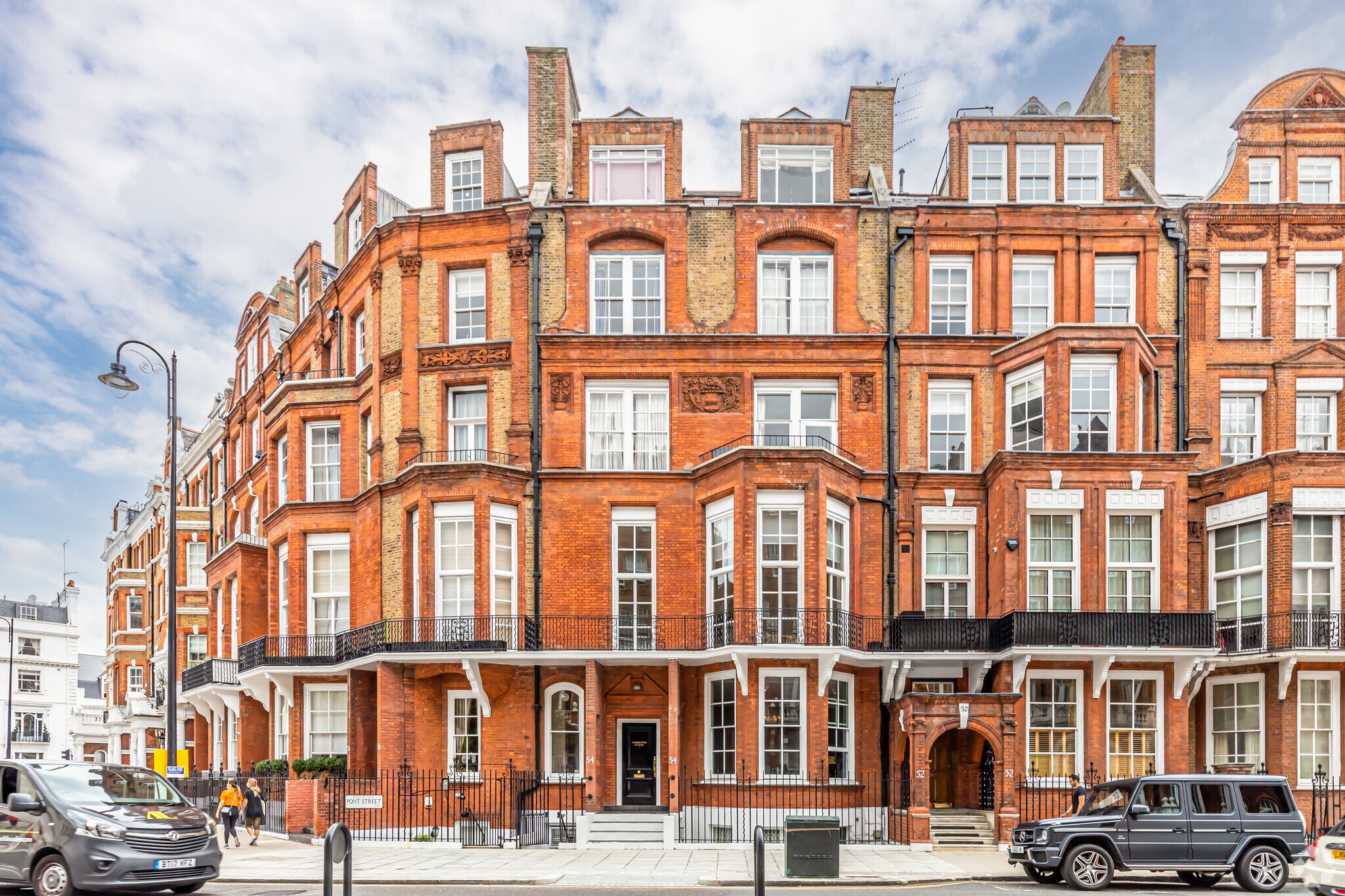 54 Pont St, London for sale Primary Photo- Image 1 of 1