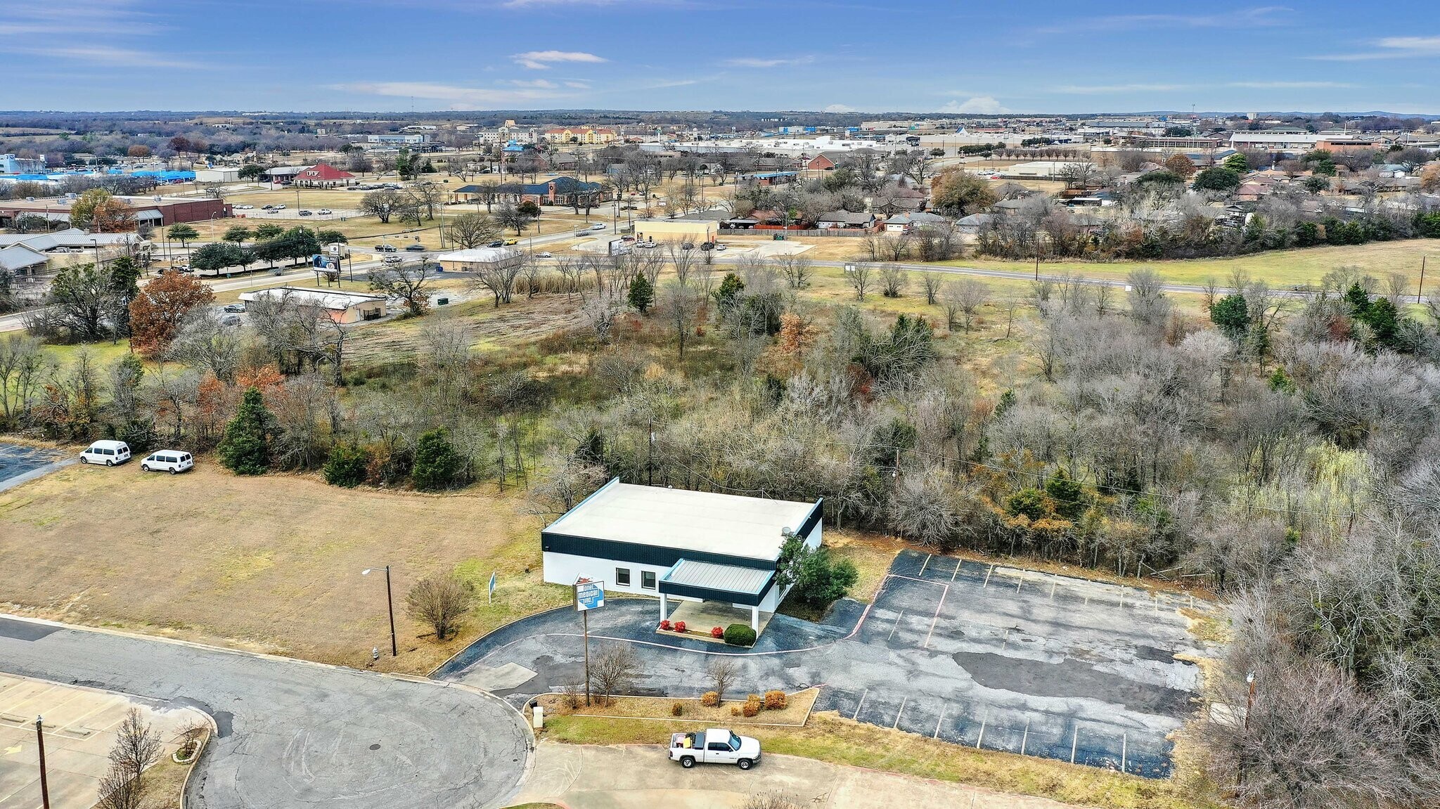 913 Cottonwood Dr, Sherman, TX 75090 Office for Sale