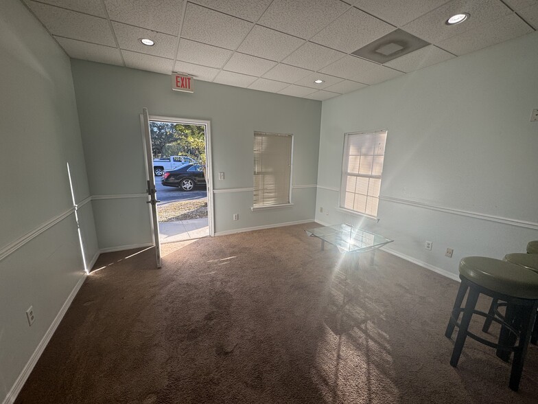 4239 Sunbeam Rd, Jacksonville, FL for lease - Building Photo - Image 3 of 12