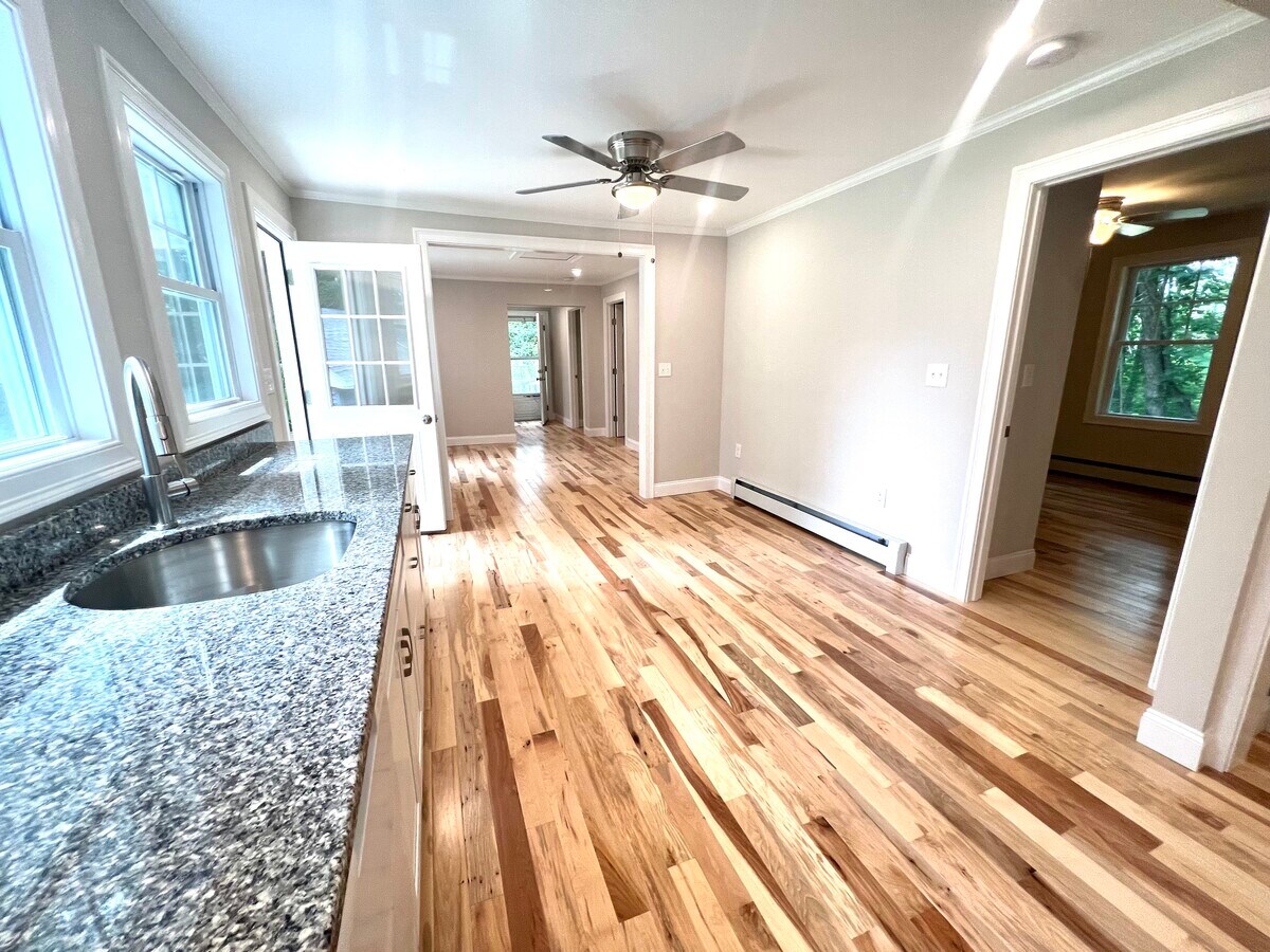 419 Whalom Rd, Lunenburg, MA 01462