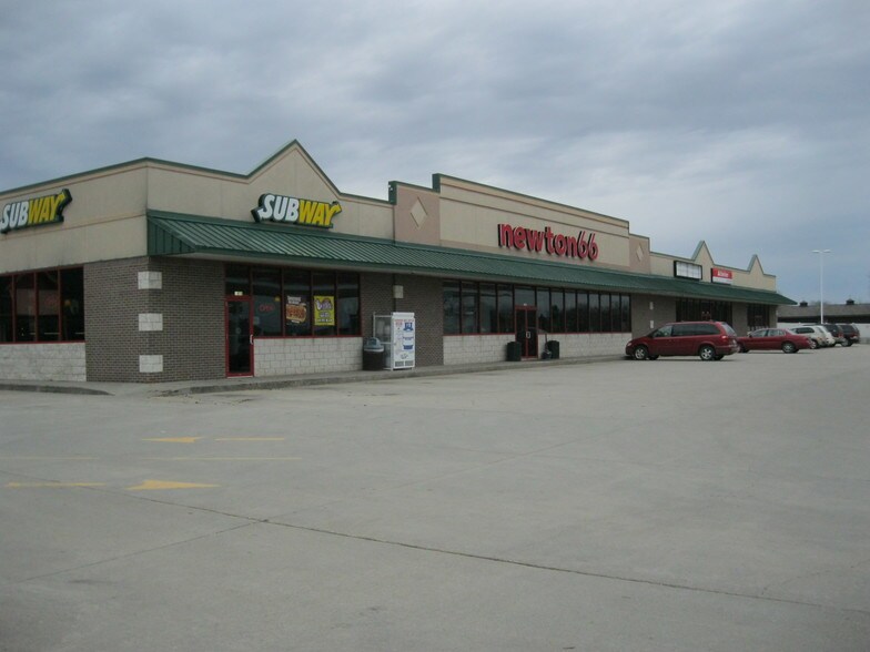 1800-1808 S 12th Ave W, Newton, IA for sale - Building Photo - Image 1 of 1