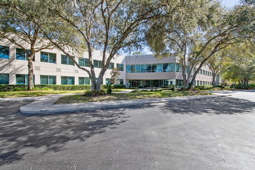 13101 Telecom Dr, Tampa, FL for lease - Building Photo - Image 2 of 12