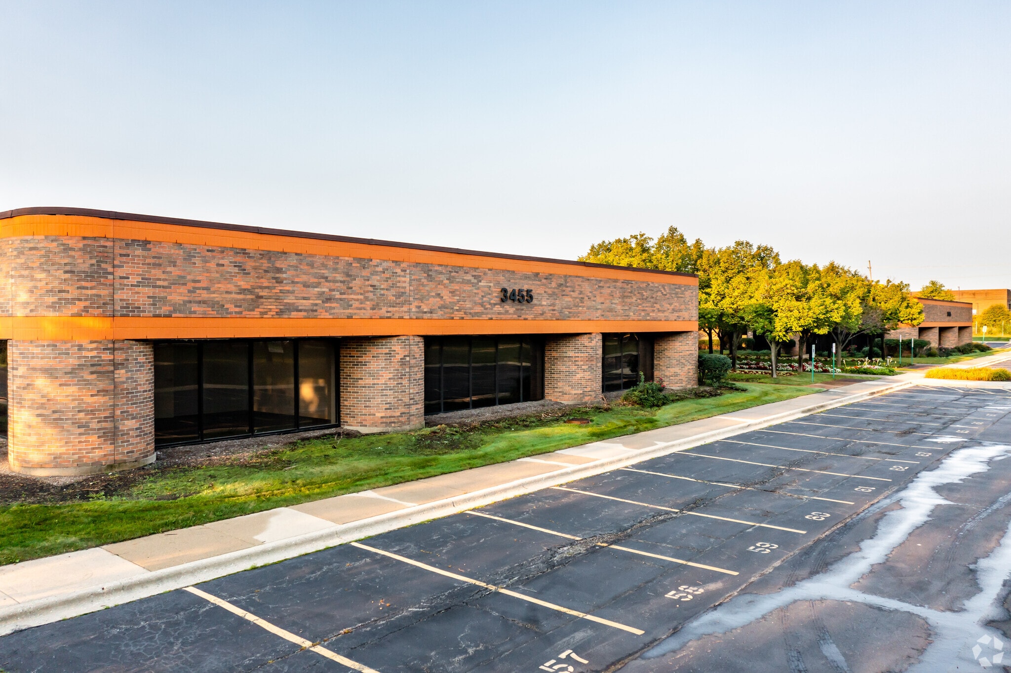 3455 W Salt Creek Ln, Arlington Heights, IL for lease Primary Photo- Image 1 of 7