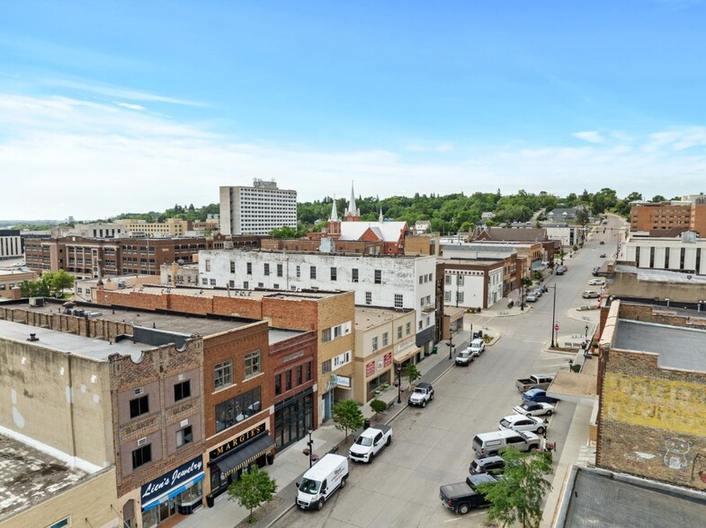 111 Main St S, Minot, ND for lease - Building Photo - Image 2 of 21