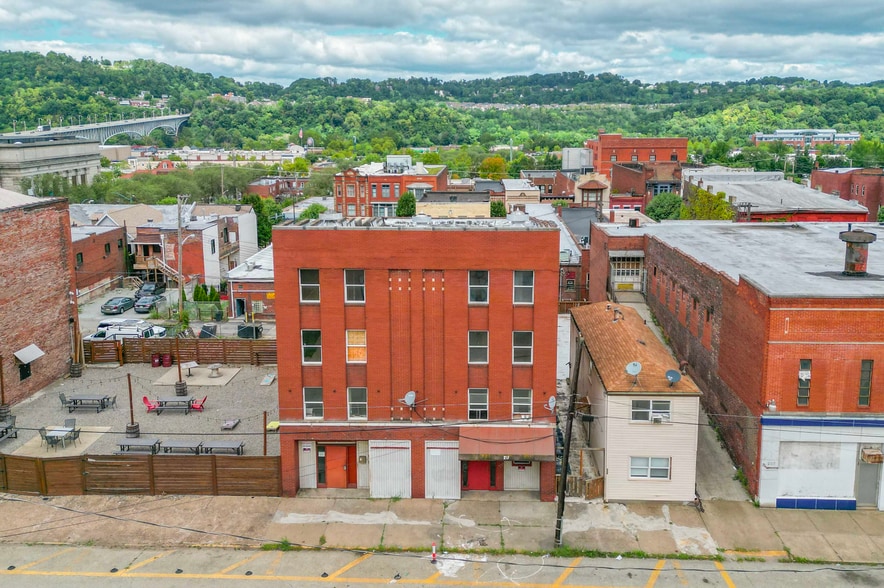 215-219 E 9th Ave, Homestead, PA for sale - Building Photo - Image 1 of 3