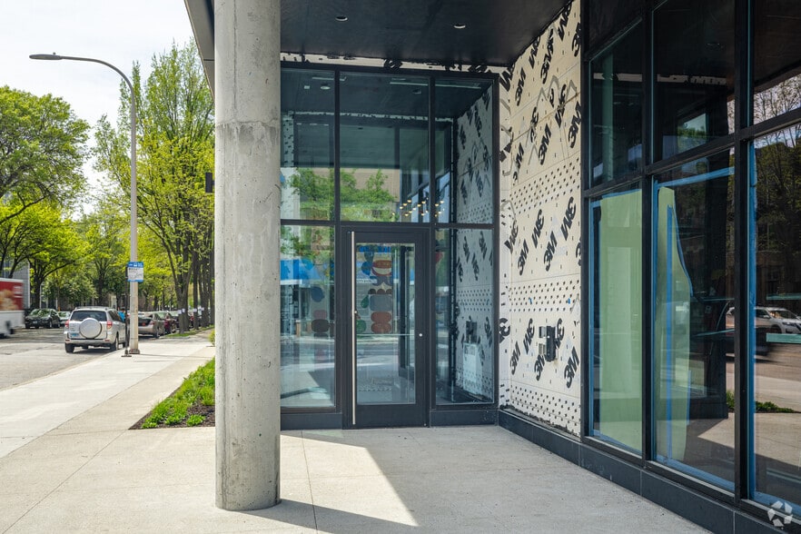 1221 W Taylor St, Chicago, IL for lease - Building Photo - Image 3 of 4