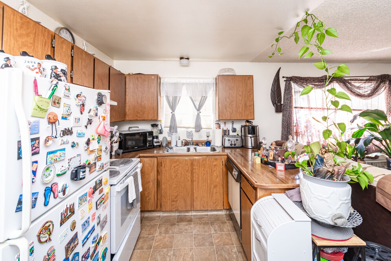 1230 Canby Rd, Redding, CA 96003 Smoke Tree Apartments