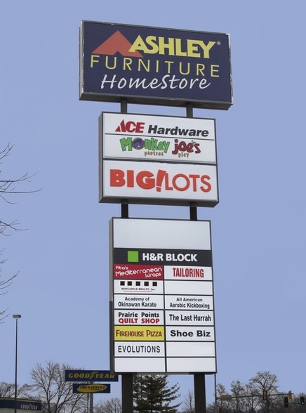 8817 Knoxville Ave, Peoria, IL for lease - Primary Photo - Image 1 of 1