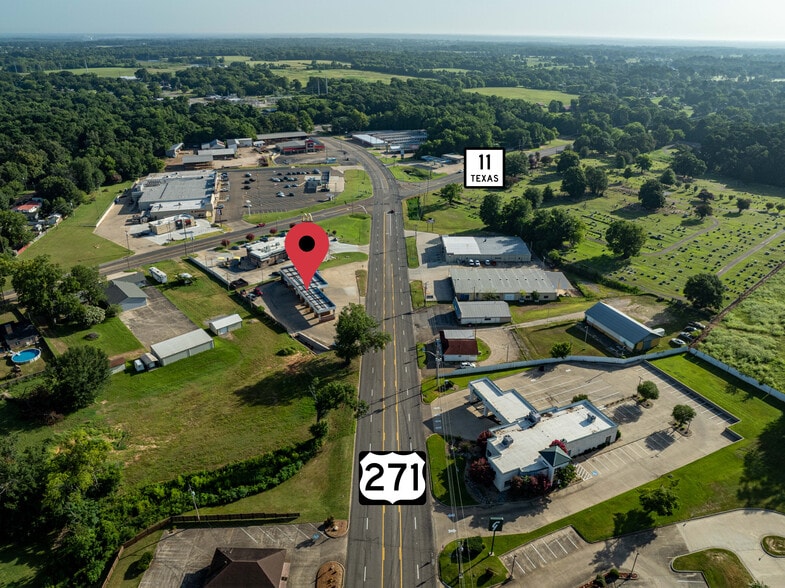 109 S Greer Blvd, Pittsburg, TX for sale - Building Photo - Image 2 of 17