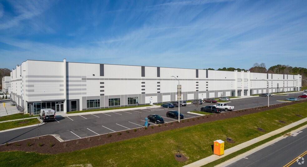 385 Spectrum Dr, Knightdale, NC for sale - Primary Photo - Image 1 of 1