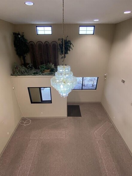 505 E Ireland Rd, South Bend, IN for lease - Interior Photo - Image 2 of 4