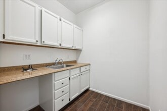 10 Shawnee Dr, Watchung, NJ for lease Building Photo- Image 2 of 6