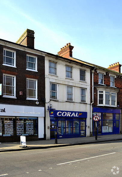 41 High St N, Dunstable for sale - Primary Photo - Image 1 of 1