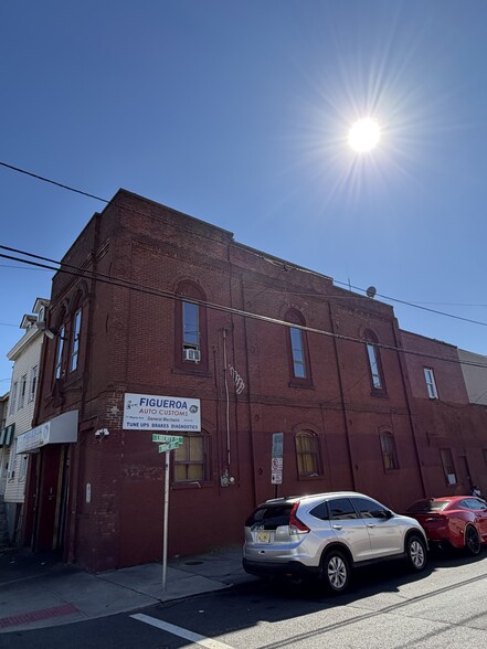 71 Wayne Ave, Paterson, NJ for sale - Building Photo - Image 2 of 4