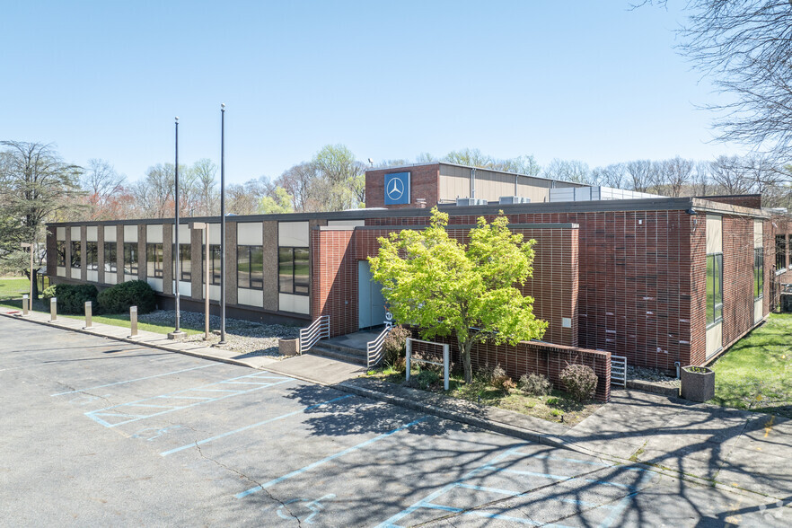 1 Glenview Rd, Montvale, NJ for lease - Building Photo - Image 1 of 5