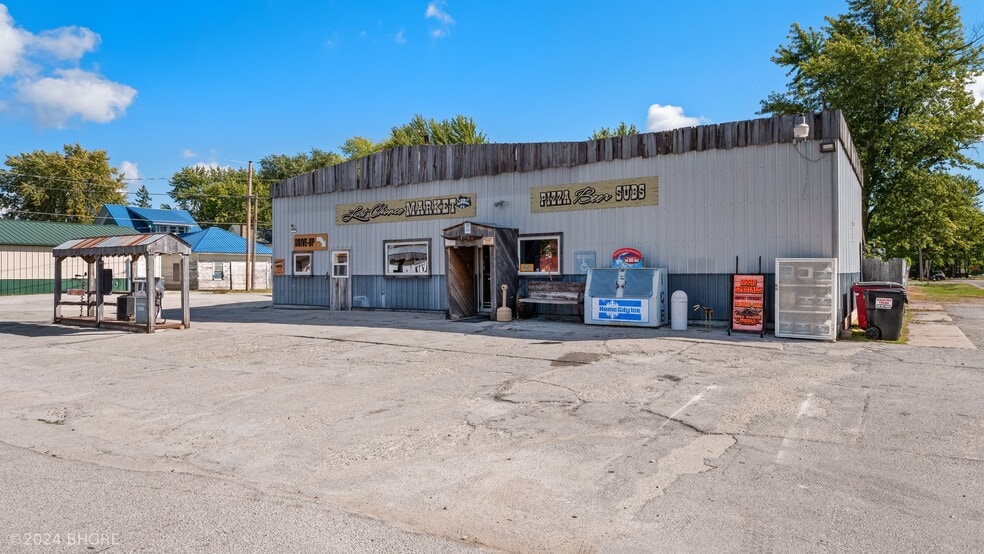 114 S Prairie St, Russell, IA for sale - Building Photo - Image 2 of 35