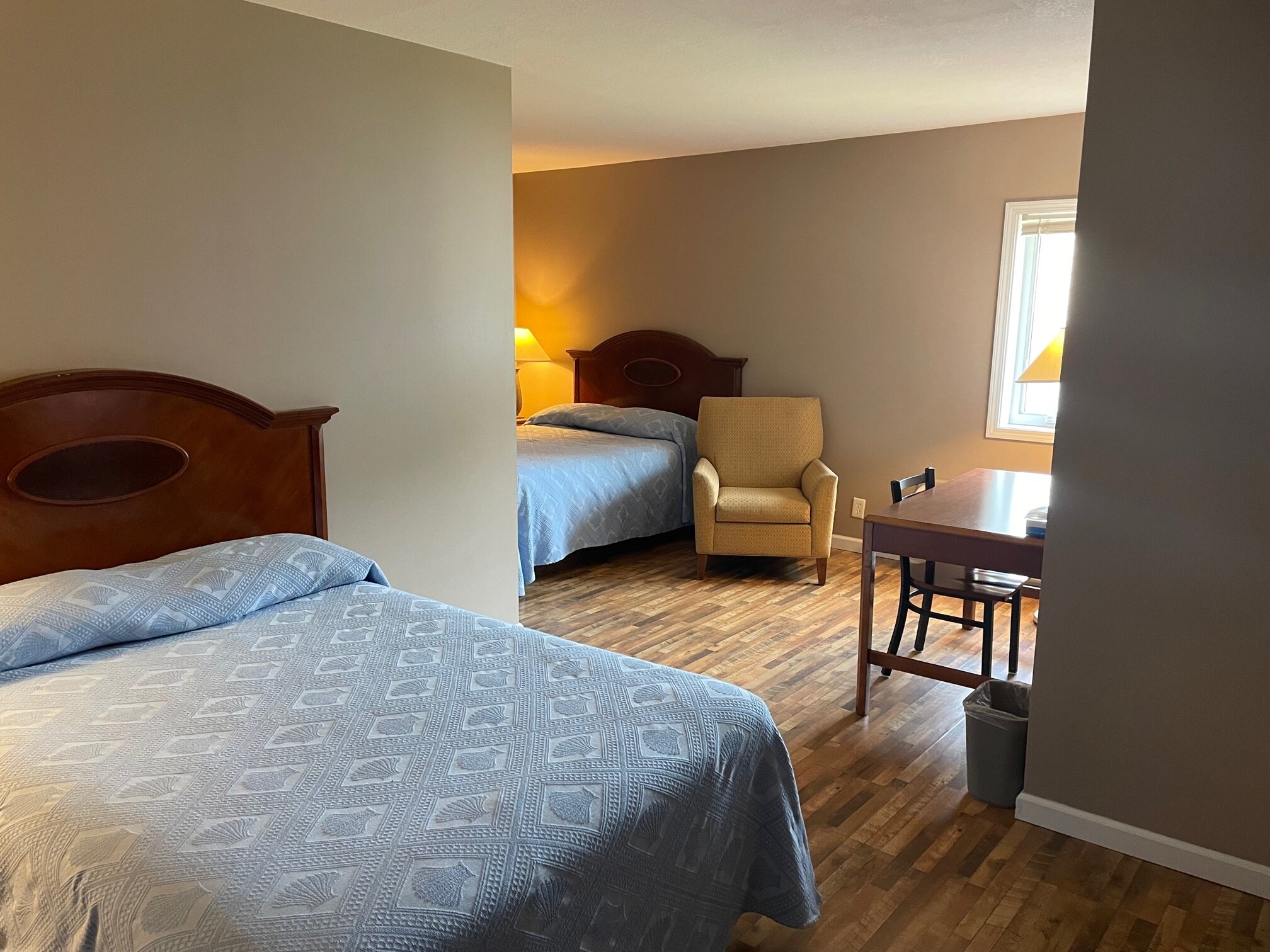 US23, Au Gres, MI 48703 Edmonds' Au Gres Inn