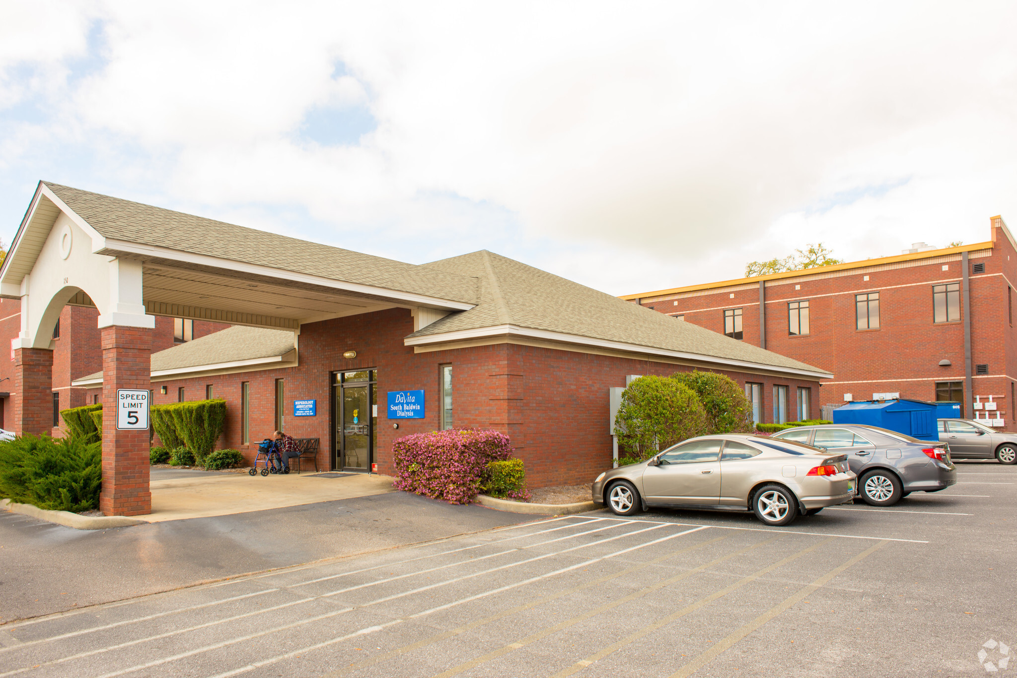 150 W Peachtree Ave, Foley, AL for lease Building Photo- Image 1 of 8