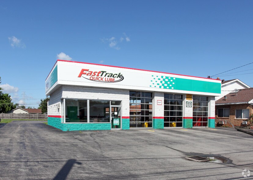 2136 Niagara Falls Blvd, Tonawanda, NY for sale - Primary Photo - Image 1 of 1