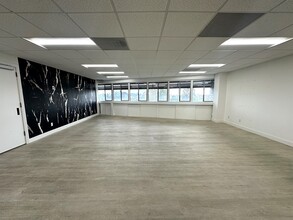 291 S La Cienega Blvd, Beverly Hills, CA for lease Interior Photo- Image 2 of 2