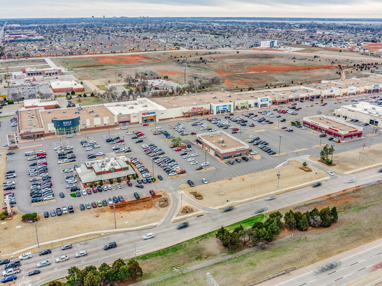 2300 W Memorial Rd, Oklahoma City, OK for lease - Building Photo - Image 2 of 12