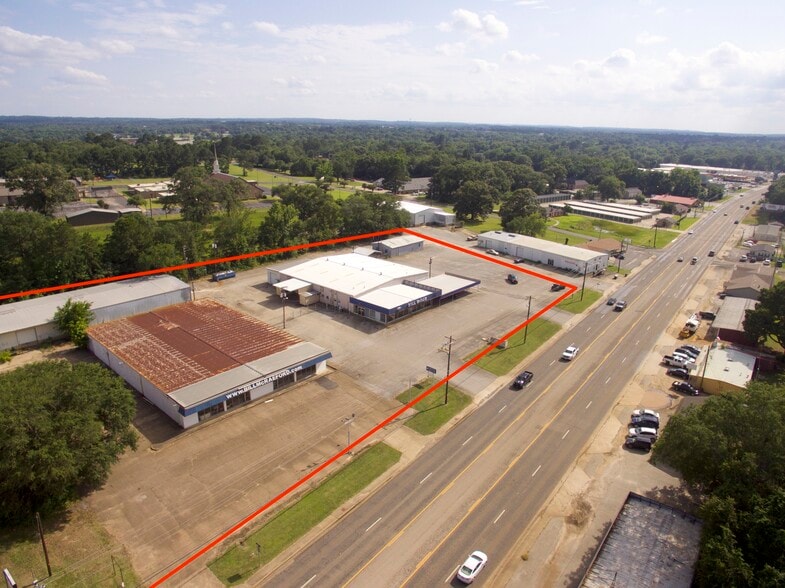 Former Car Dealership - Industrial portfolio of 2 properties for sale on LoopNet.com - Building Photo - Image 1 of 10