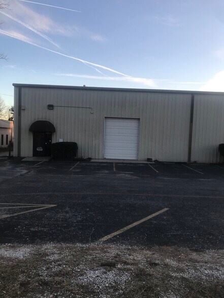 2900 E Pythian St, Springfield, MO for sale - Building Photo - Image 1 of 1