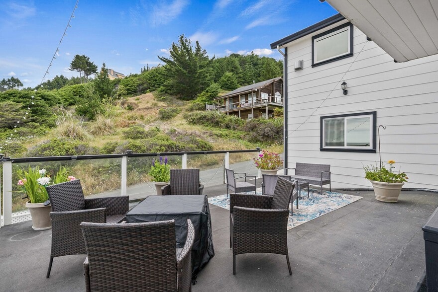 266 Dolphin Dr, Whitethorn, CA for sale - Building Photo - Image 3 of 70