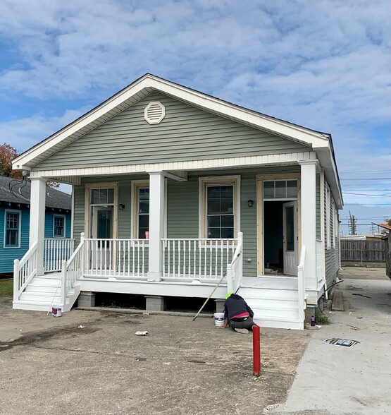 205 Oak Ave, Harahan, LA for sale - Building Photo - Image 1 of 1