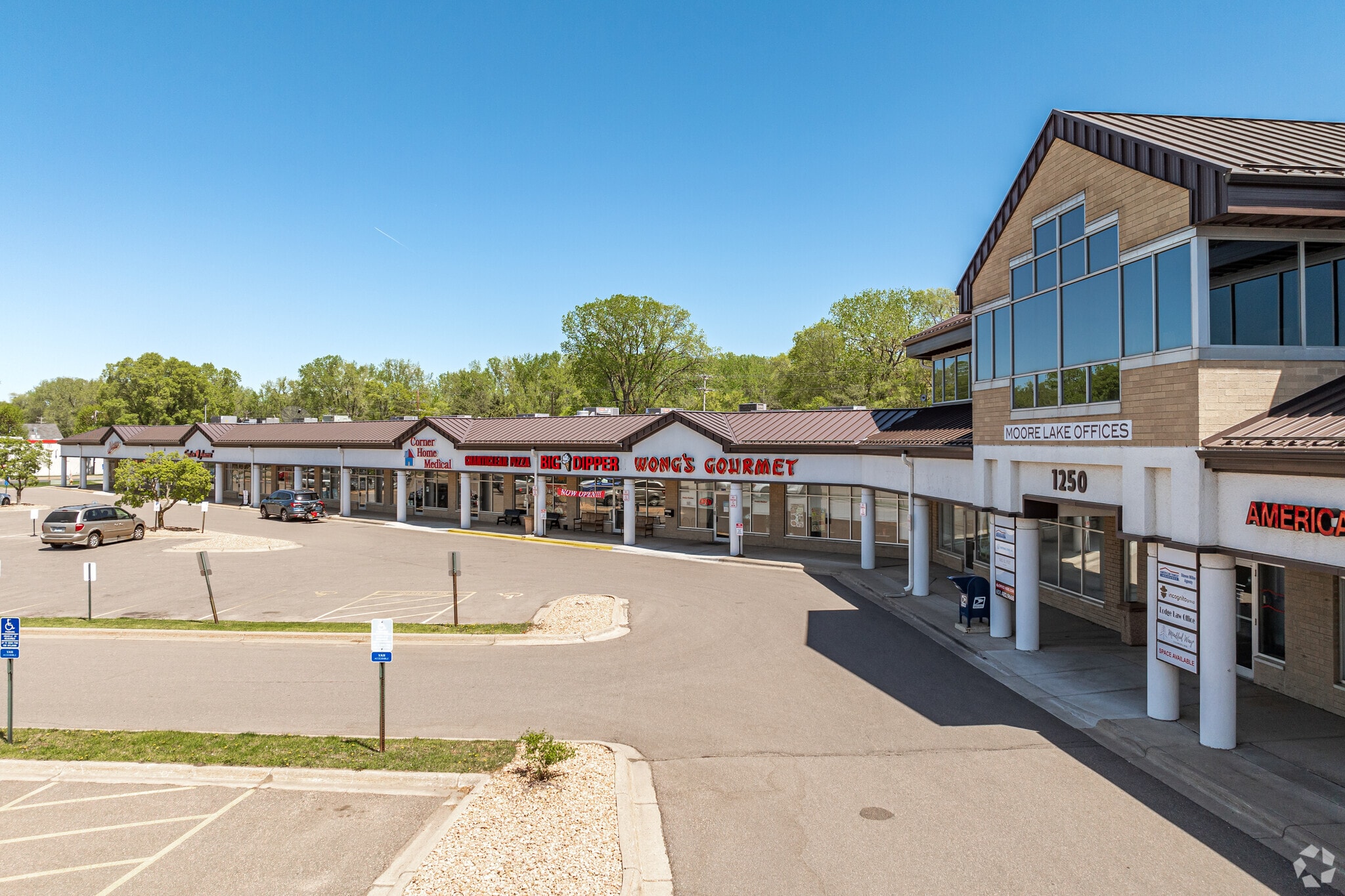 1202-1298 Moore Lake Dr E, Minneapolis, MN for lease Primary Photo- Image 1 of 2