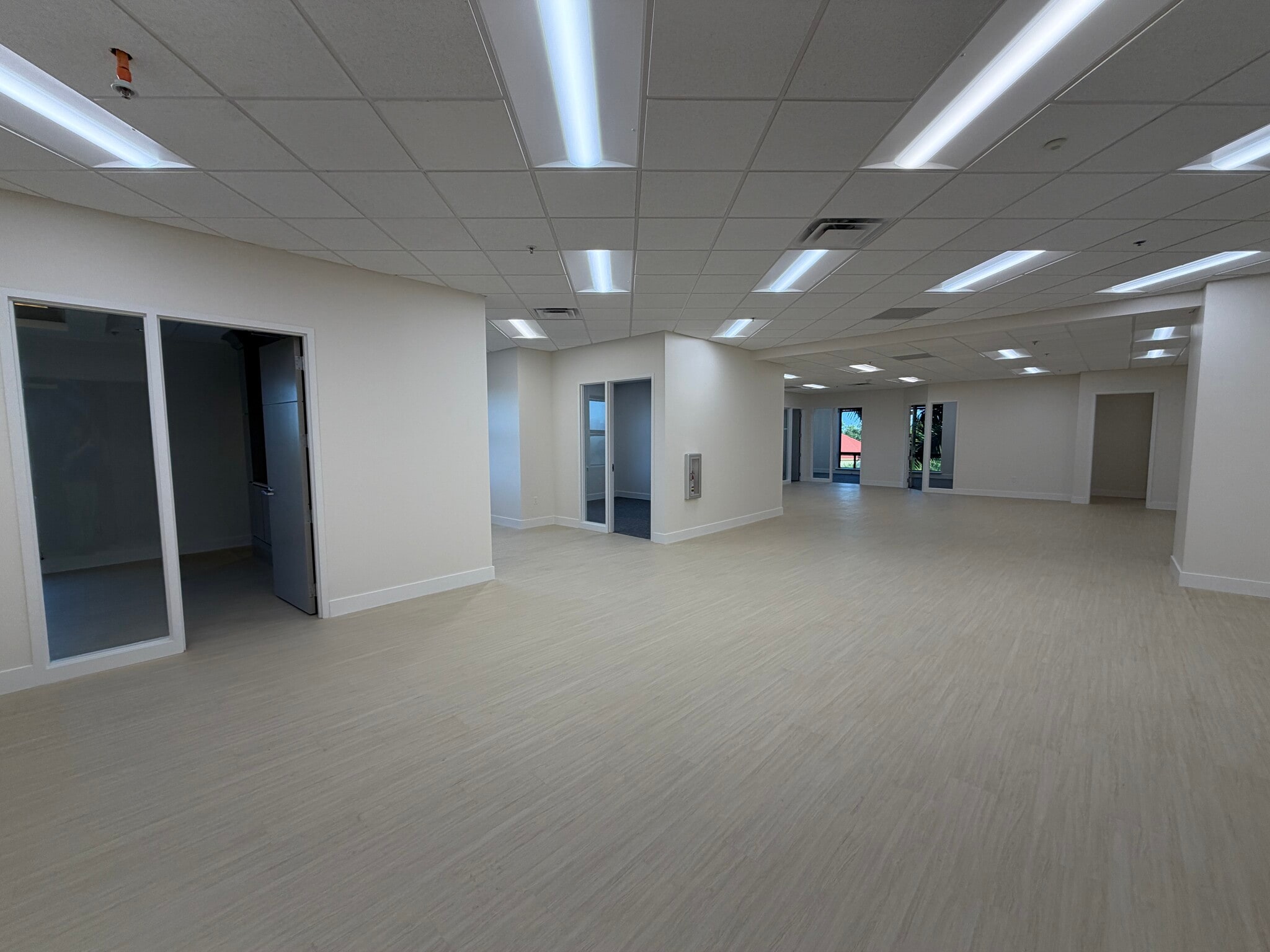 9530 Marketplace Rd, Fort Myers, FL for lease Interior Photo- Image 1 of 3
