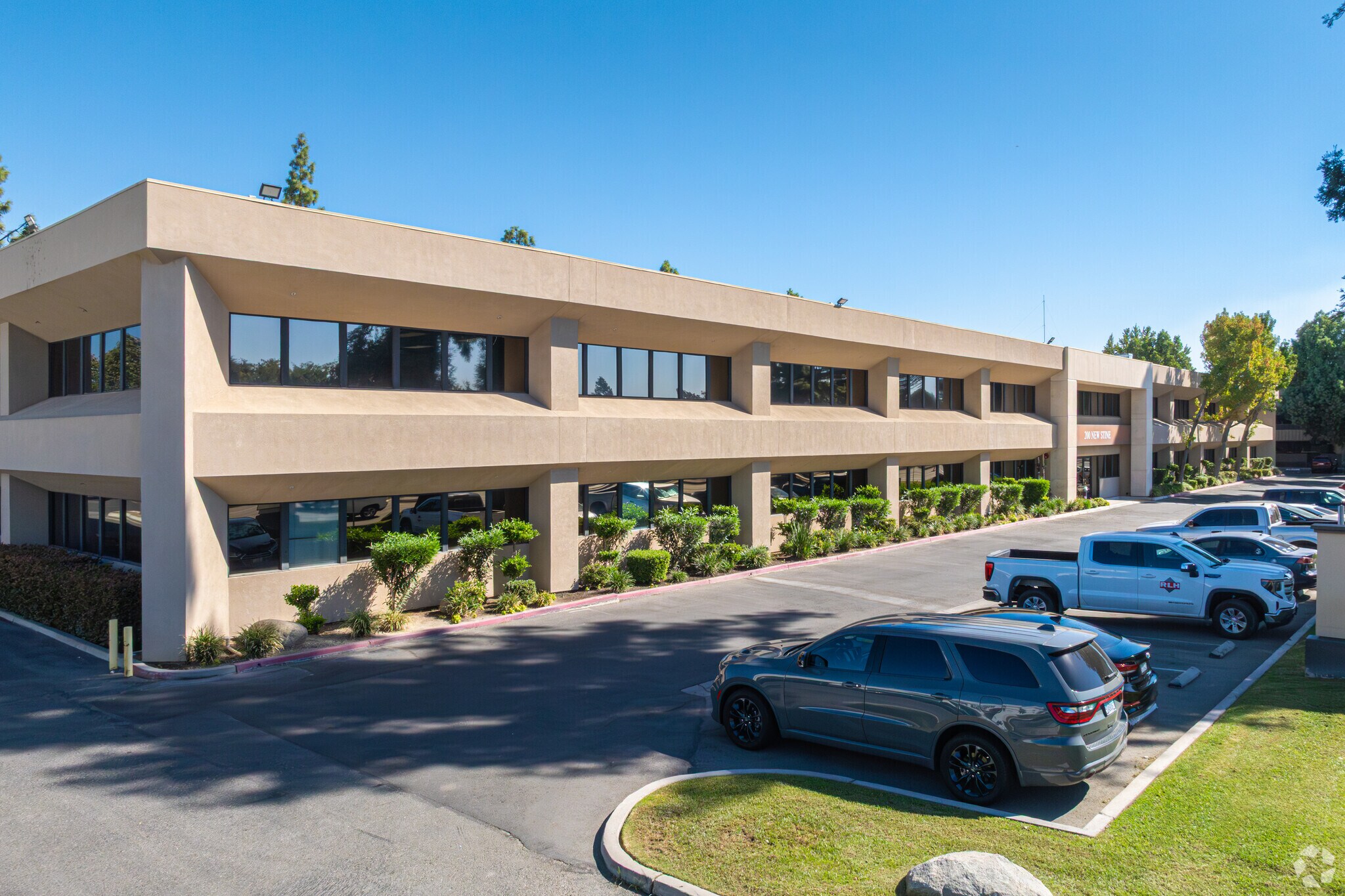 200 new stine Rd, Bakersfield, CA for lease Primary Photo- Image 1 of 21
