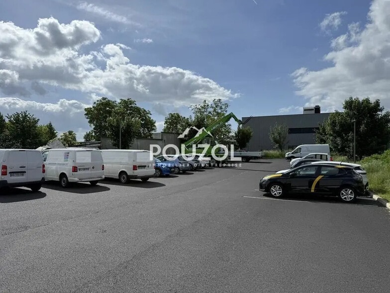 Retail in Aubière for sale - Building Photo - Image 3 of 12