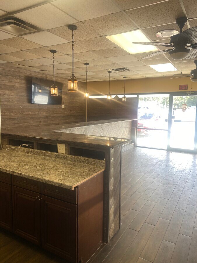 1704 Southside Blvd, Jacksonville, FL 32216 Southside Atlantic Plaza