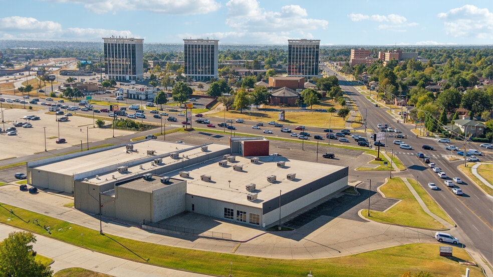 3625-3651 NW Expressway St, Oklahoma City, OK for lease - Building Photo - Image 2 of 7