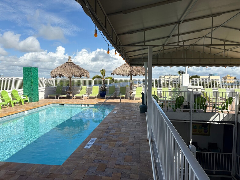 1215 N Ocean Dr, Hollywood, FL for sale - Building Photo - Image 3 of 14