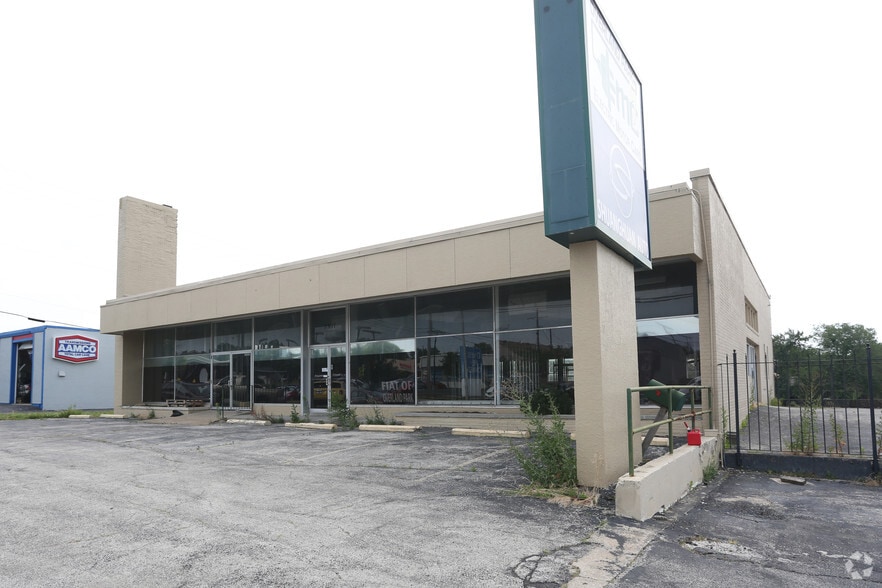 7911 Metcalf Ave, Overland Park, KS for sale - Primary Photo - Image 1 of 1