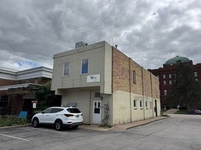 315 James St, Geneva, IL for lease Building Photo- Image 2 of 8