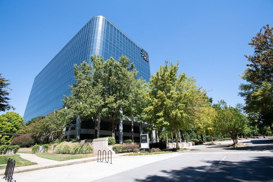 2635 Century Pky NE, Atlanta, GA for lease - Building Photo - Image 3 of 10